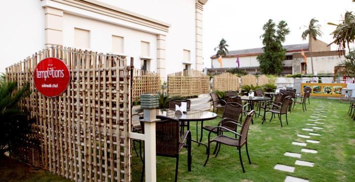 Hotel Shelton Rajahmundry Exterior photo