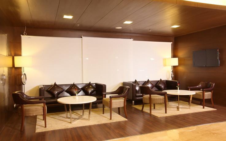 Hotel Shelton Rajahmundry Exterior photo