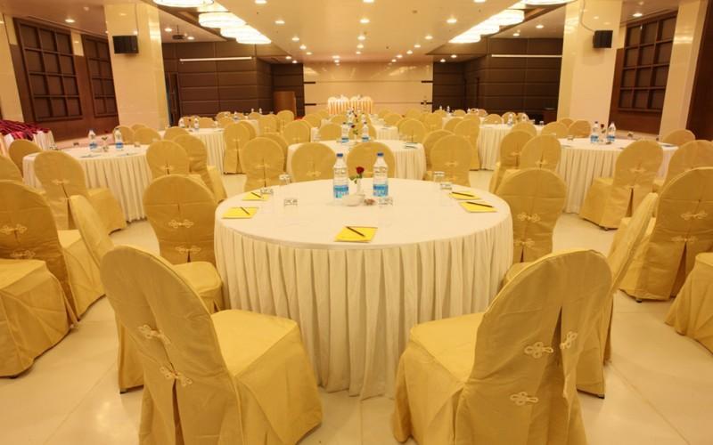 Hotel Shelton Rajahmundry Exterior photo